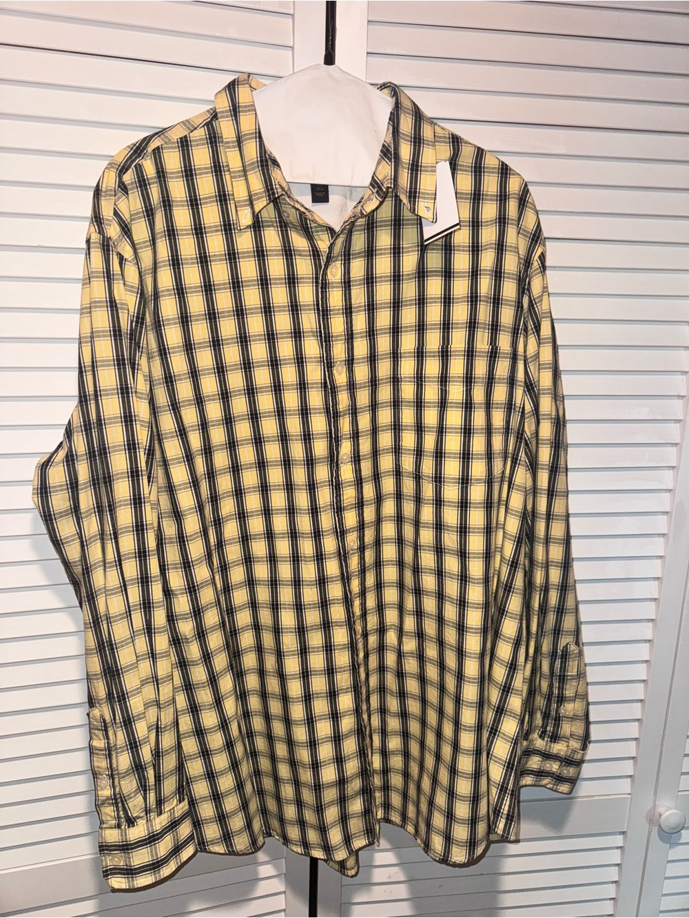 Charter Yellow and Navy Plaid Button-Up Shirt size XL
